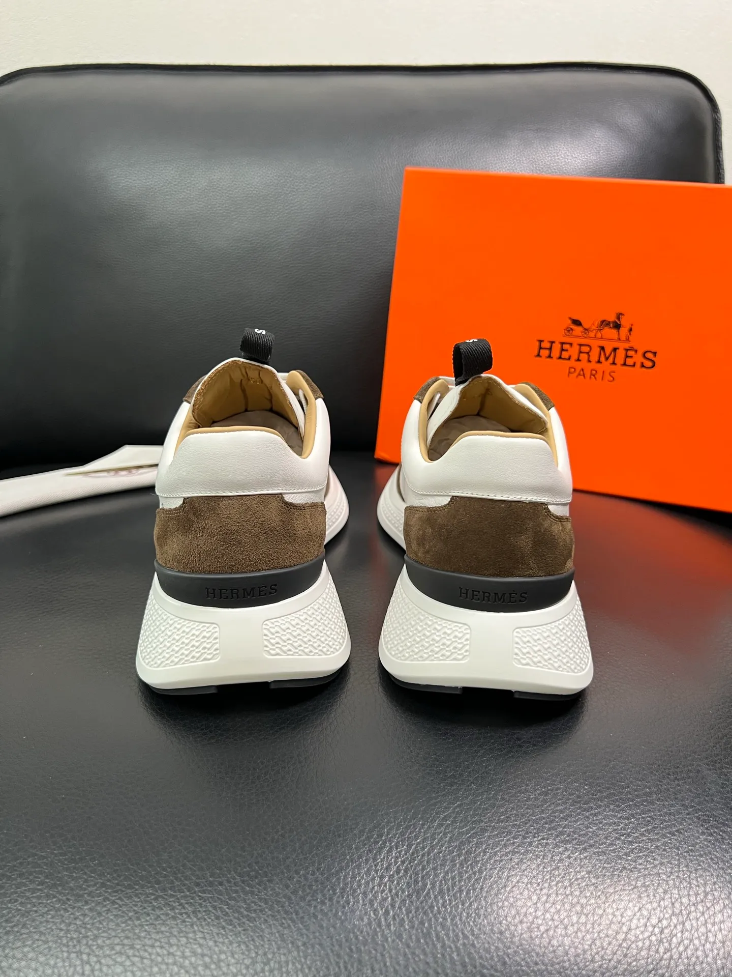 Men's men's shoes 💰840 Hermes top purchasing Hermes counter synchronization, original factory configuration, original cowhide fabric imported from Italy, high-quality splicing technology, fully imported water-dyed cowhide lining, soles: original factory special soles are super comfortable, original factory and single goods are high quality, welcome to compare and synchronize with counters, code number 39-44 (customized 38 45) 85863